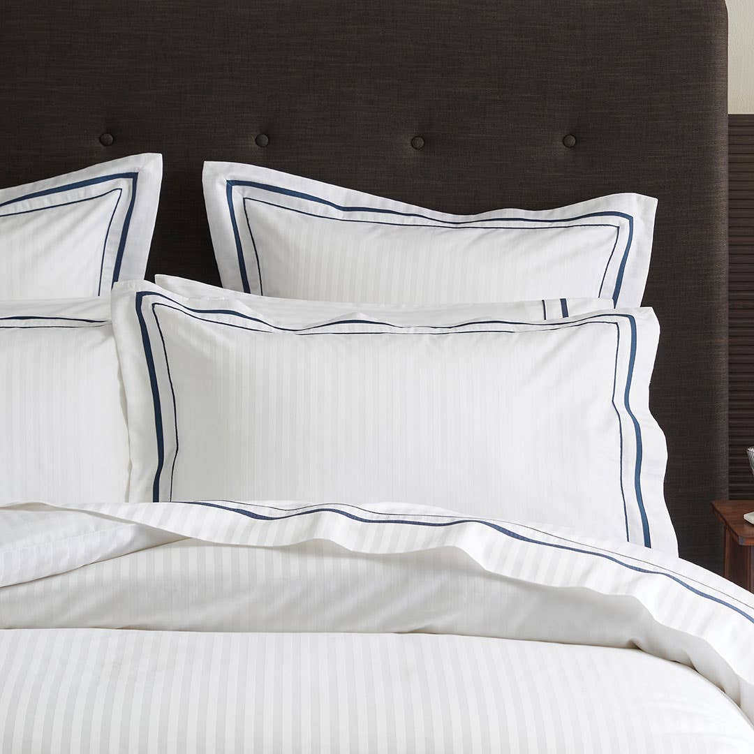 Cambridge Quilt Cover - White Navy