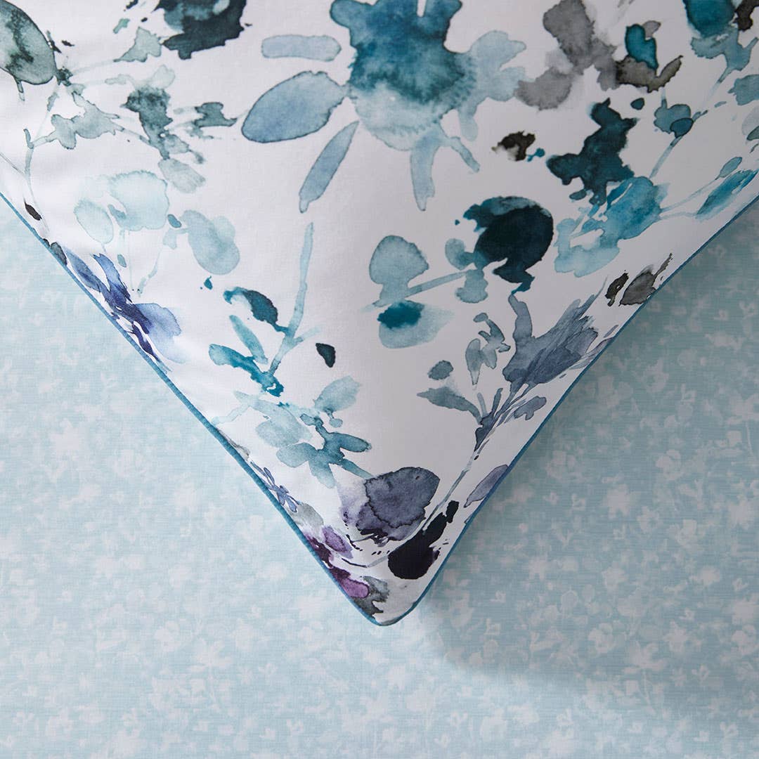 Waverly Quilt Cover - Light Blue