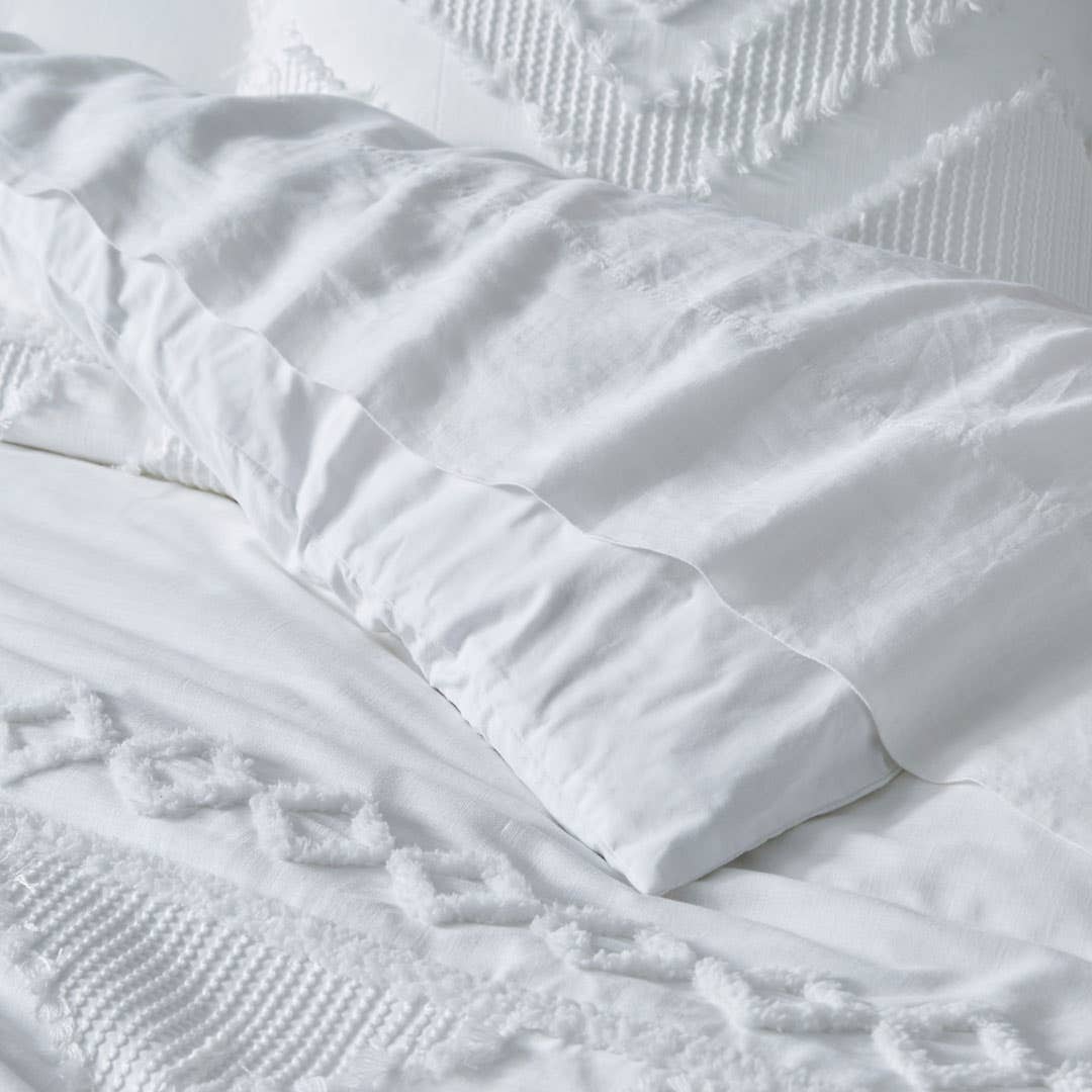 Corina Quilt Cover - White